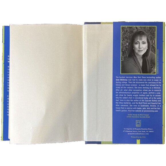 Hitting the Books A Library Lover's Mystery by Jenn McKinlay 1st Ed. Hardcover - Picture 4 of 5